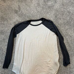 American Eagle Outfitters Black and Cream Raglan Tee